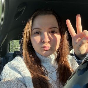 Meet your Posher, Danielle